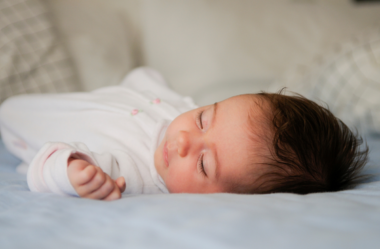 Bebê de 0 a 6 meses: como deve ser o sono dele?